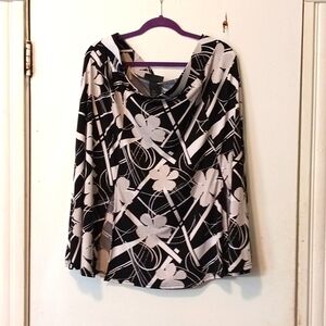 Ashley Stewart black and white skirt. Size (18/20).